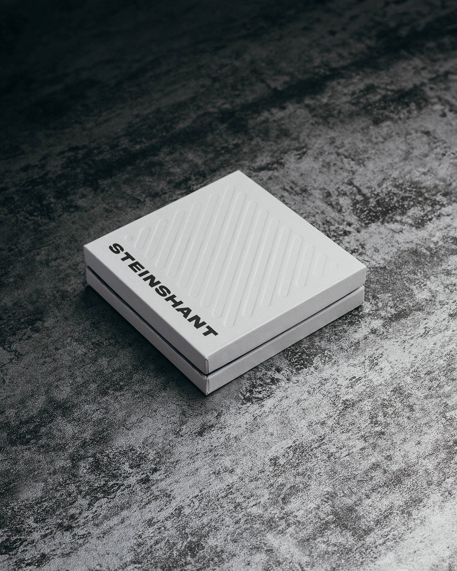 Shuffle Pocket Kings V2 Fidget Toy | Midnight Edition Card Fidget